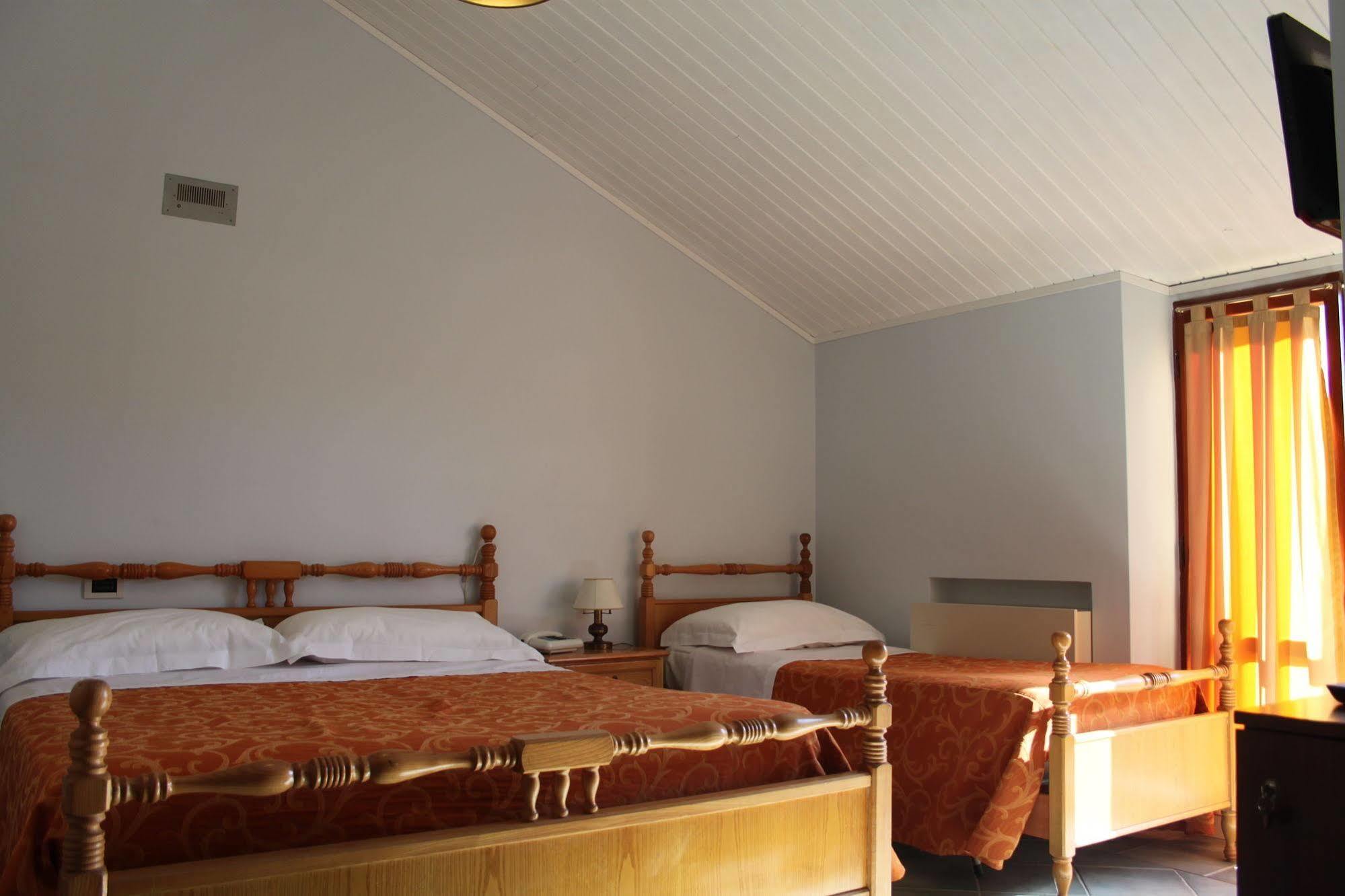 Hotel Girasole Civitanova Marche Exterior photo