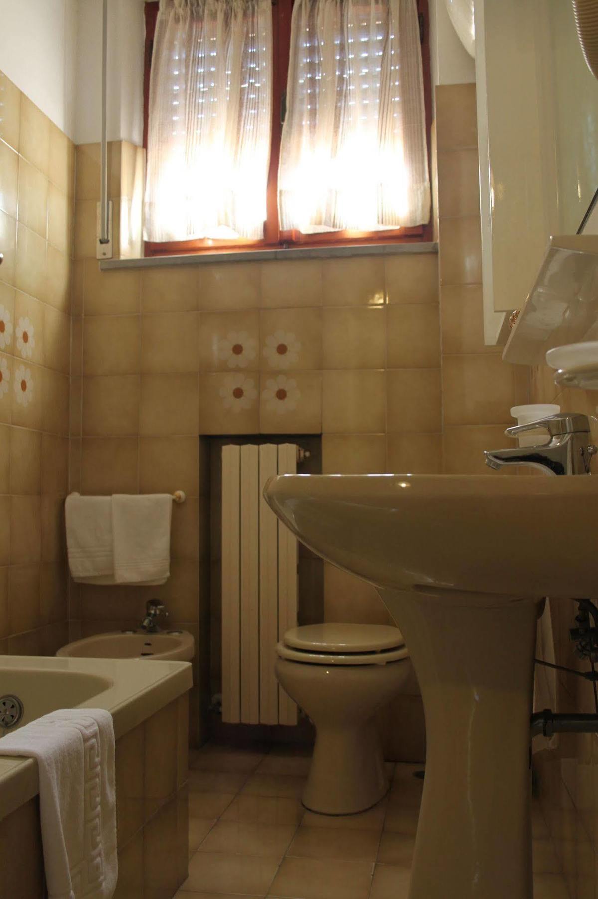 Hotel Girasole Civitanova Marche Exterior photo