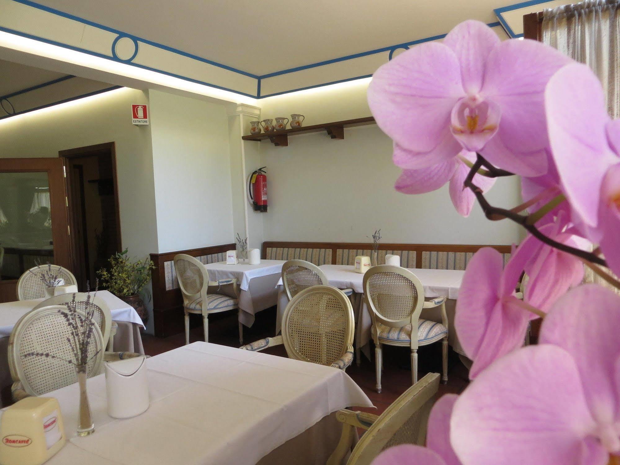 Hotel Girasole Civitanova Marche Exterior photo