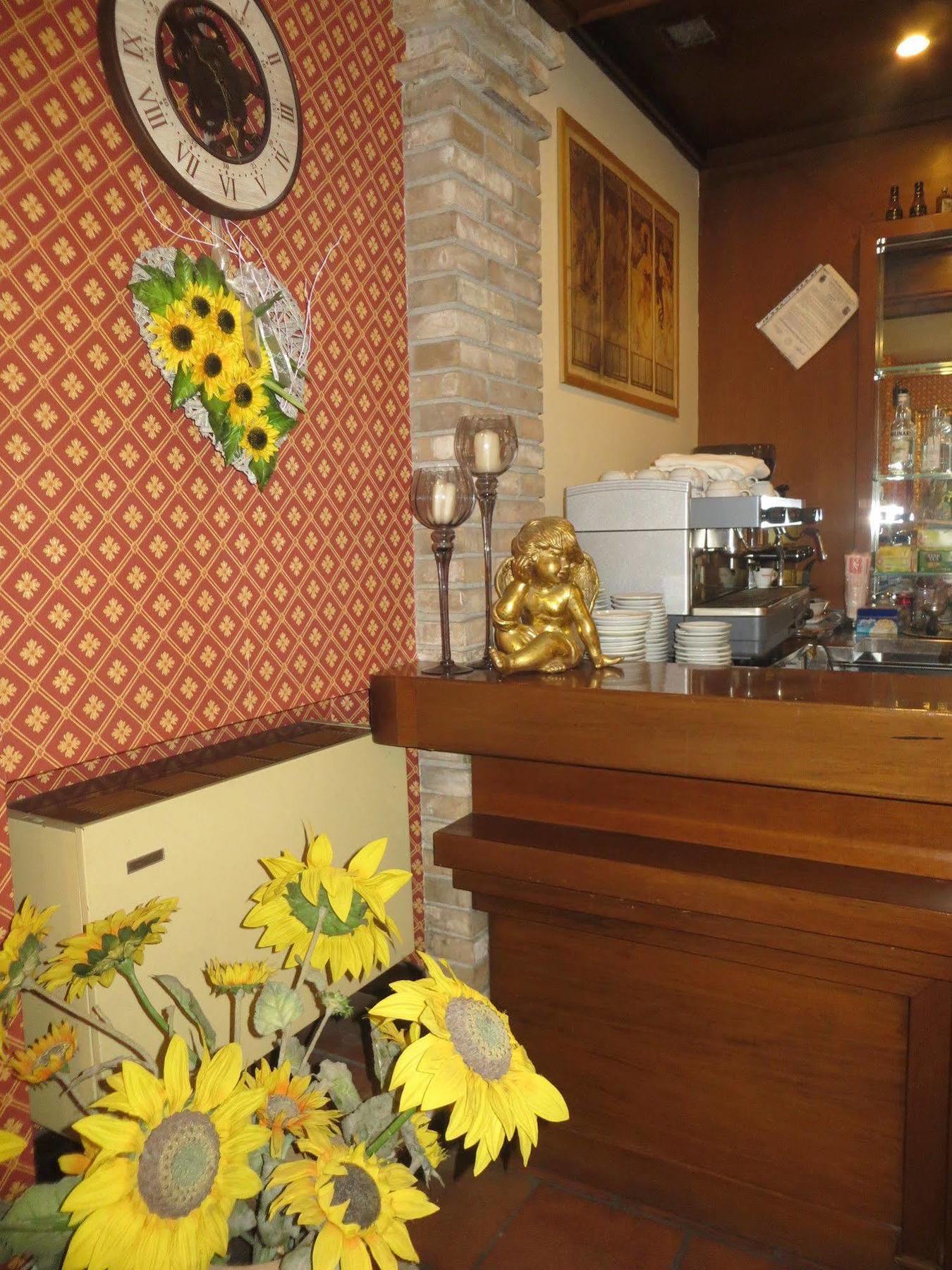 Hotel Girasole Civitanova Marche Exterior photo